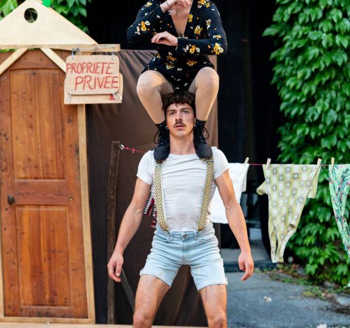 Étranges étrangers 